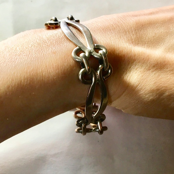 SOLD!-Sterling silver interlinking loop bracelet with toggle clasp - Picture 1 of 5